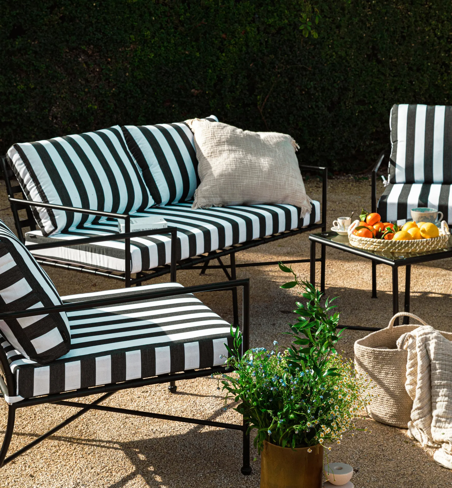 Canapé de jardin 2 places, Tissu waterproof noir-blanc & métal noir, L145 Bel Air
