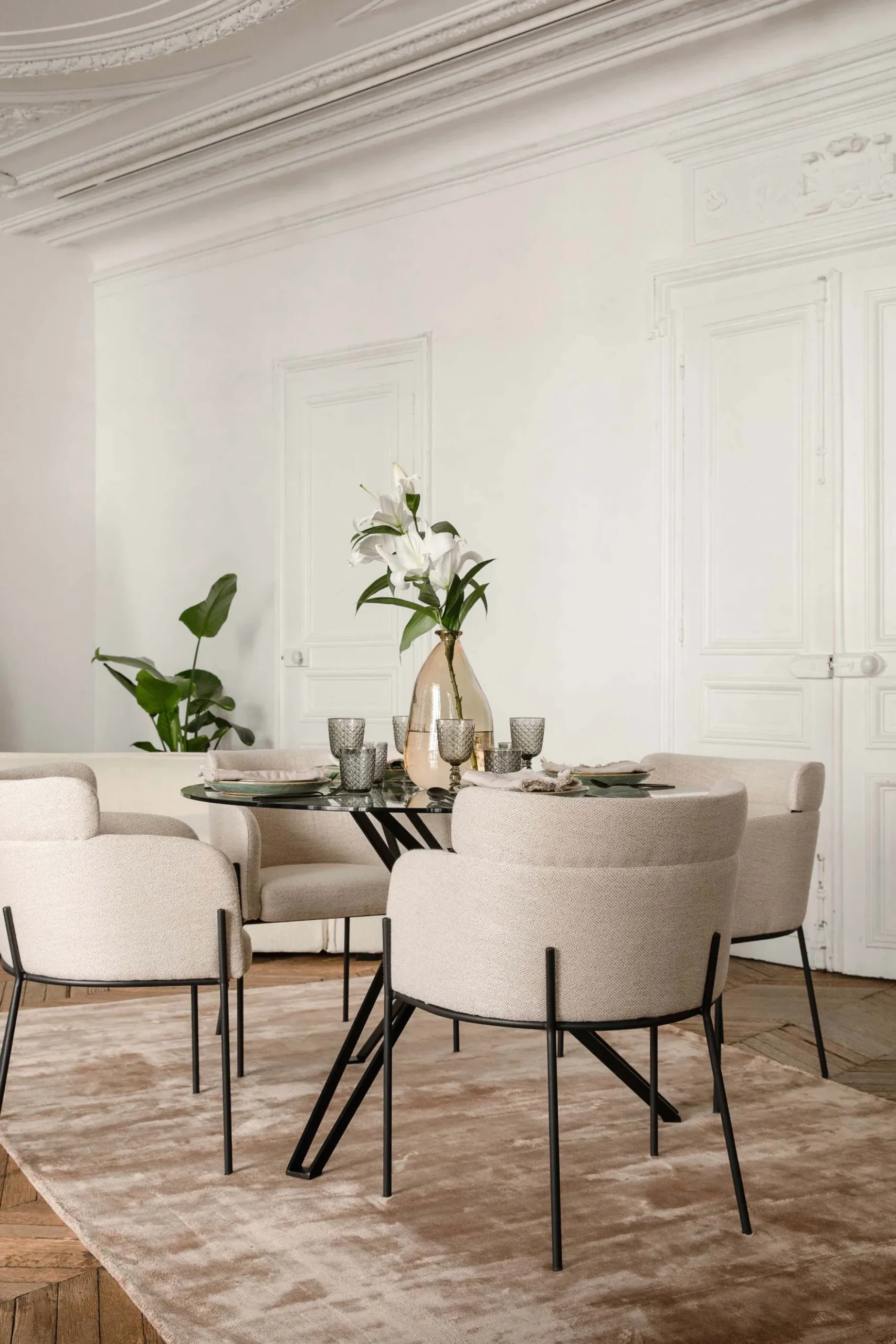 Chaise, Beige sable & métal noir Baron