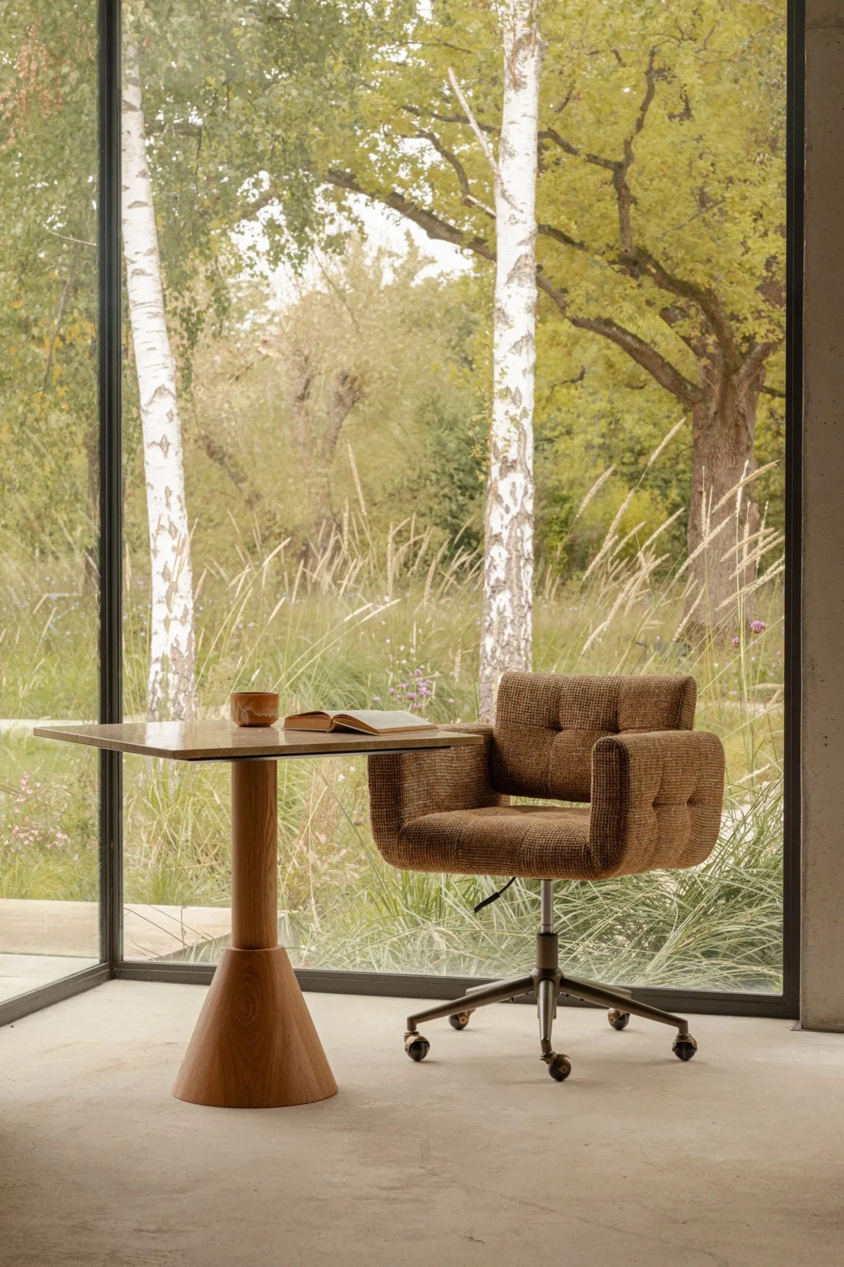 Chaise de bureau, Tweed marron caramel & métal doré Valeria