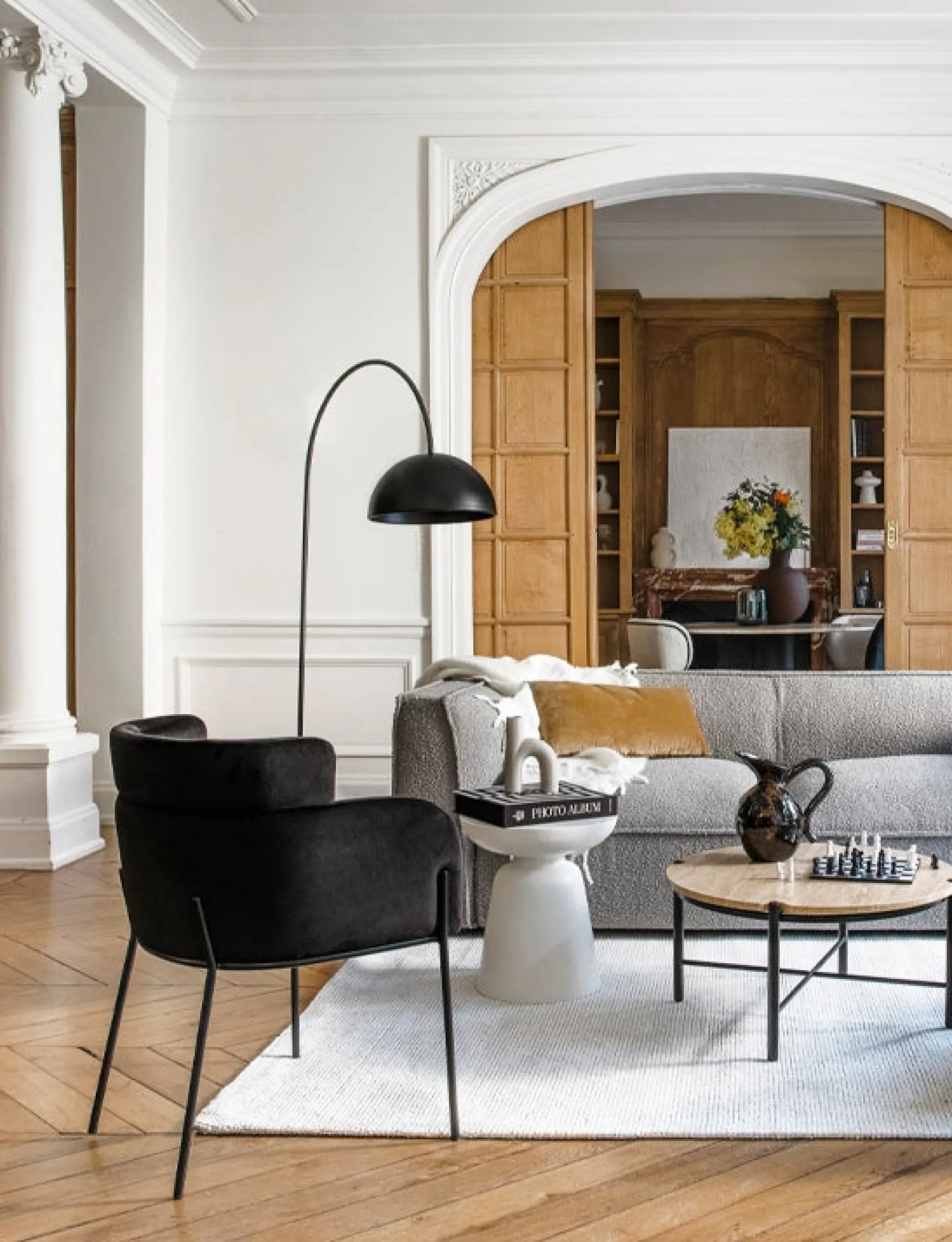Chaise, Velours nuit noire & métal noir Baron