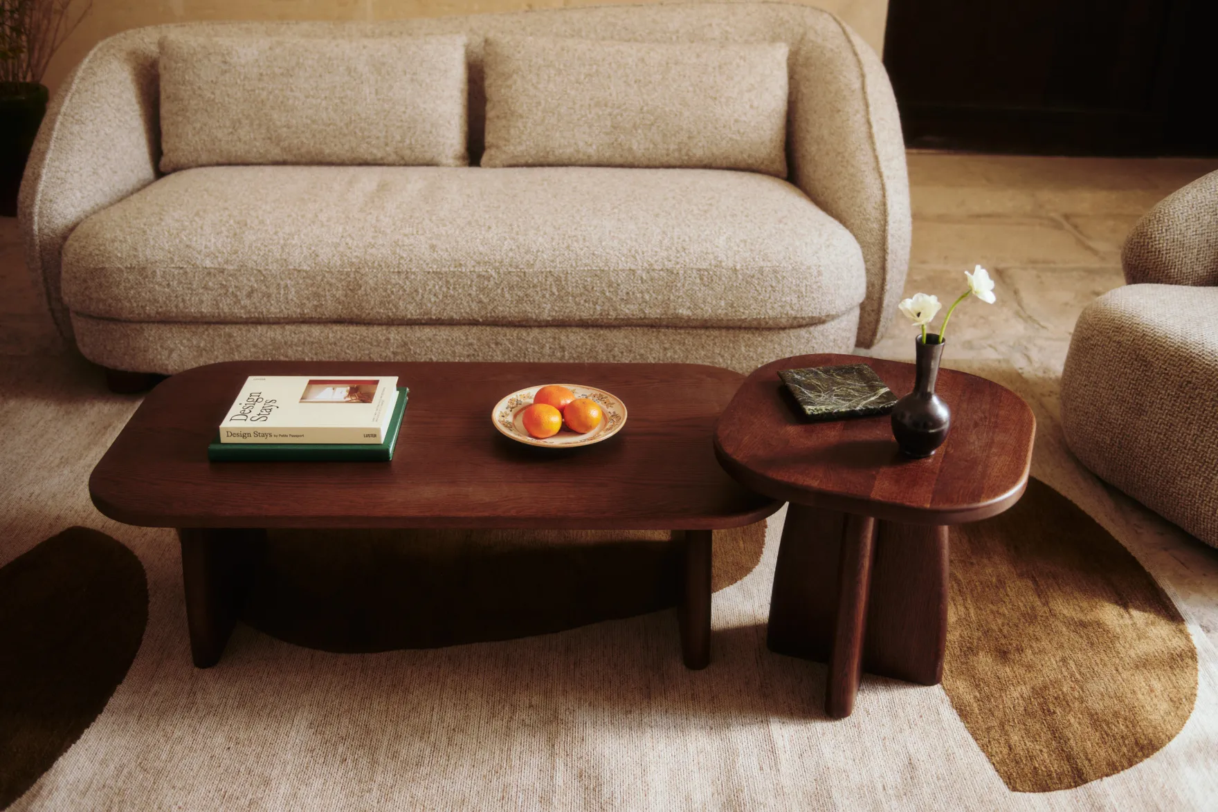 Ensemble table basse + table d'appoint, Bois de chêne massif teinte noyer Ellios