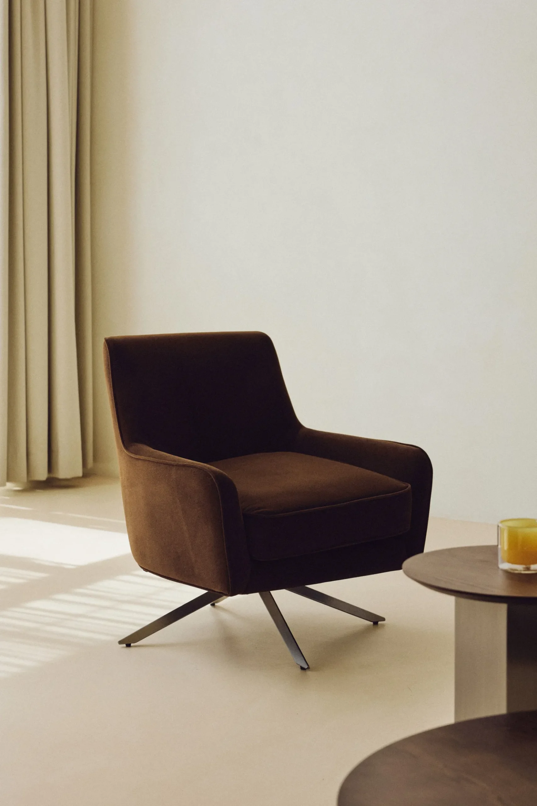 Fauteuil rotatif, Velours marron intense & Métal chromé Golden Gun