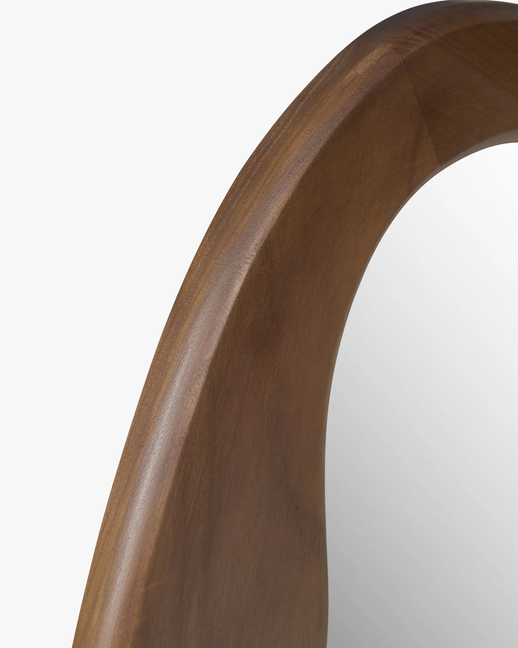 Miroir organique, Bois de Paulownia teinte noyer, H89,5 Nubia
