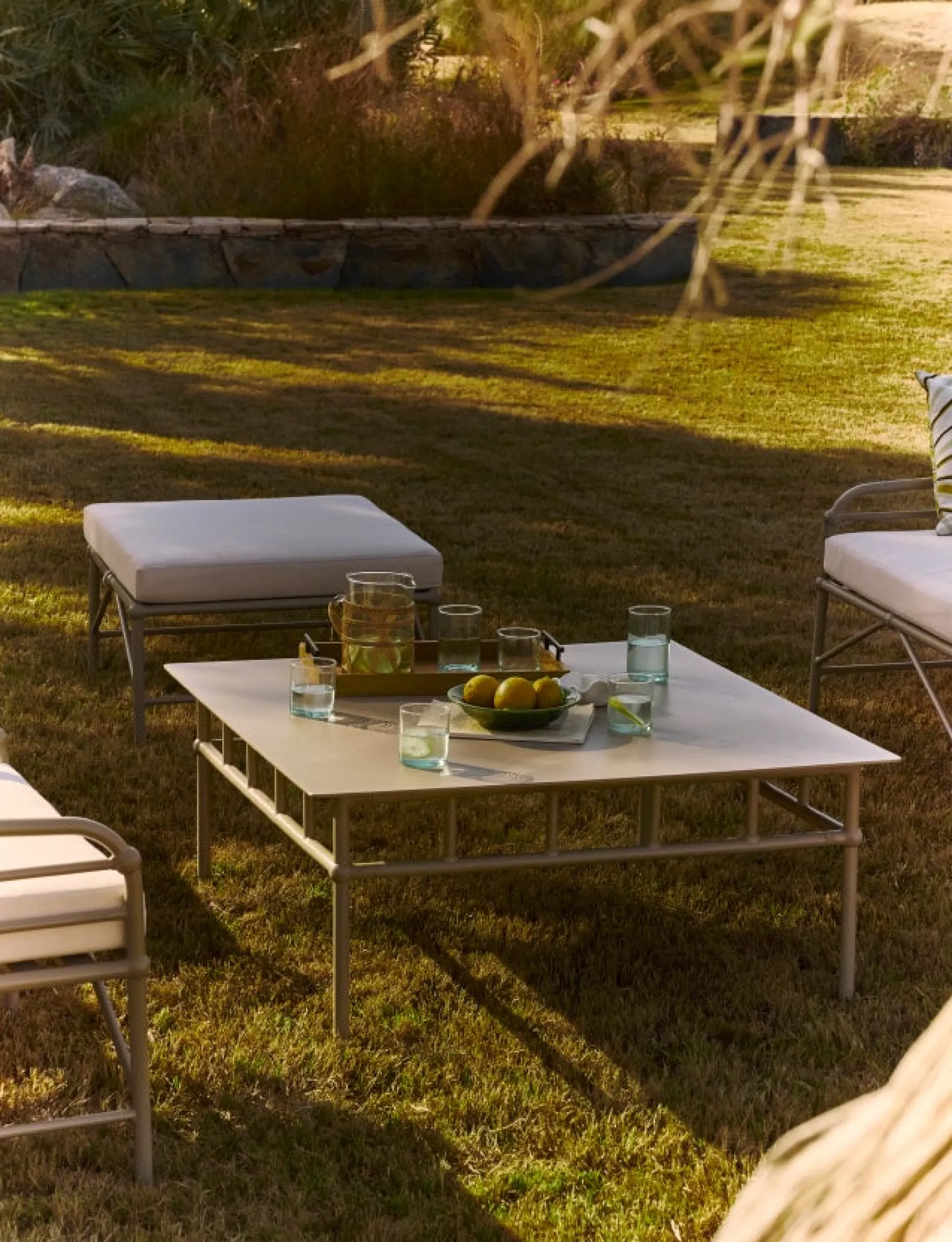 Table basse de jardin, Métal taupe waterproof, 100x100 Amalfi
