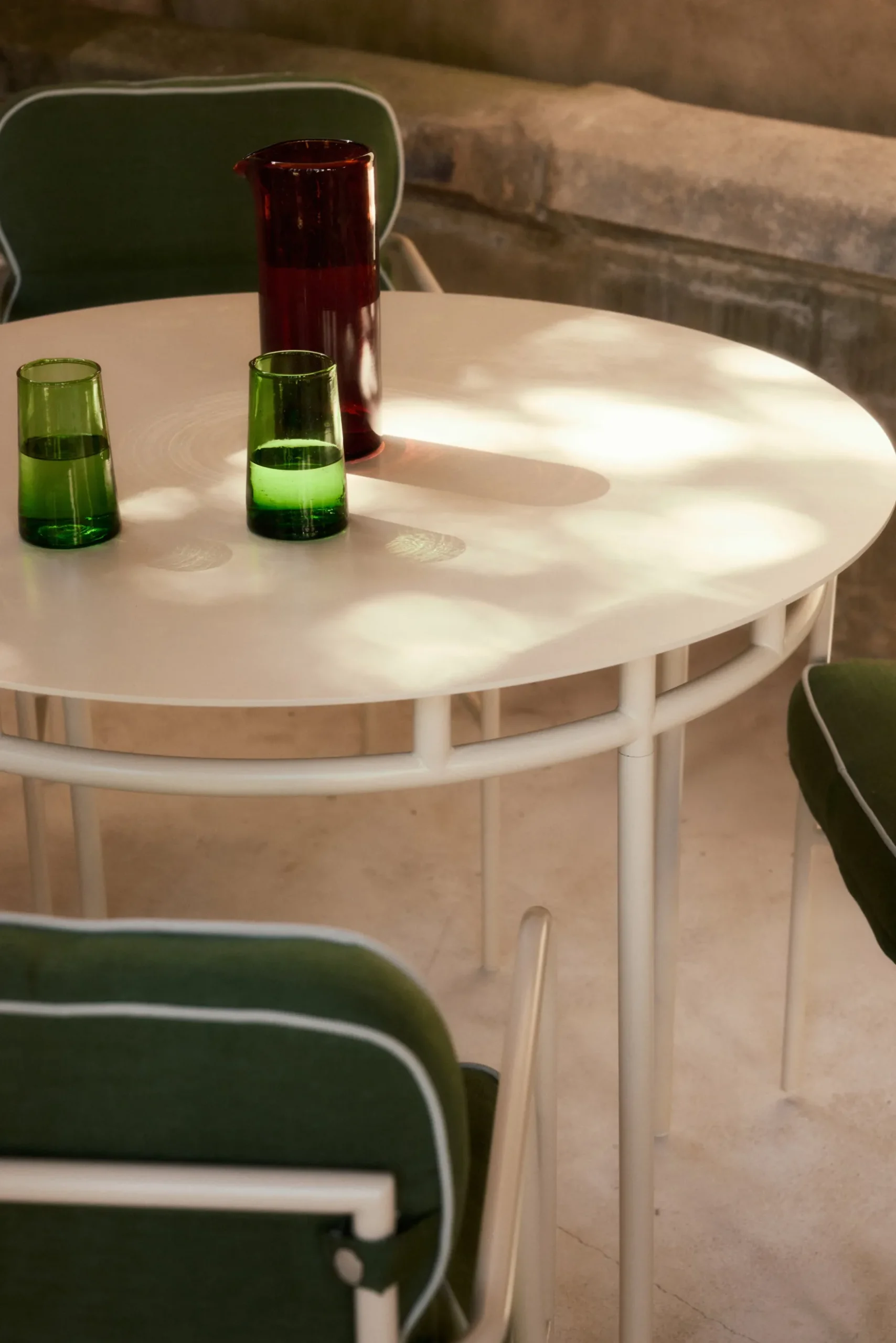 Table à manger de jardin, pour 4 personnes, Métal beige amande, Ø90 Maddalena